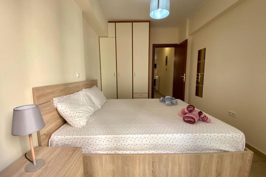 Nikitas' Apartment By The Tube Атина Екстериор снимка